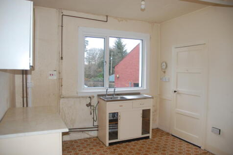 8. Kitchen 23 Main st.JPG