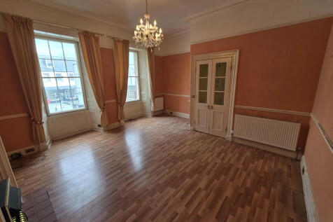 2. Lounge