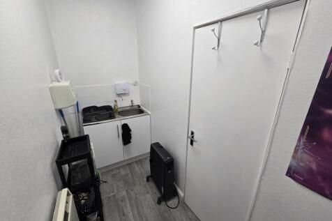 7. Kitchenette