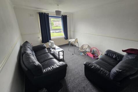 2. Lounge 1