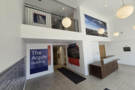2. Entrance Hallway