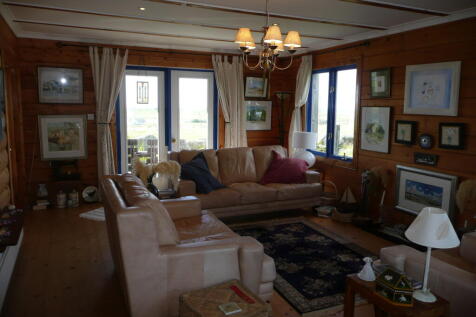 3. Lounge 1.JPG