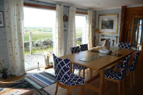 5. Dining Room.JPG
