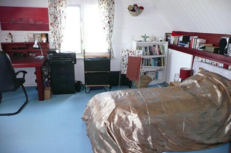 9. Bedroom 3.JPG