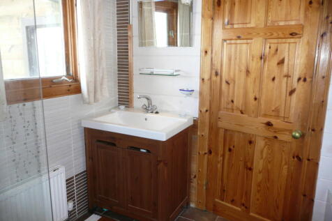 12. En Suite.JPG
