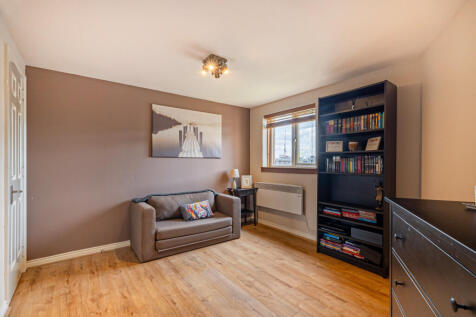 16_2025_4_23T14_04_41Flat 13, 10 Riverview Gardens