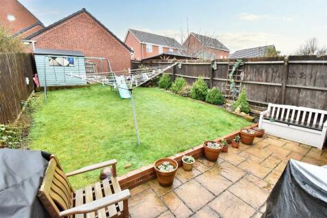 rear garden-3.jpg