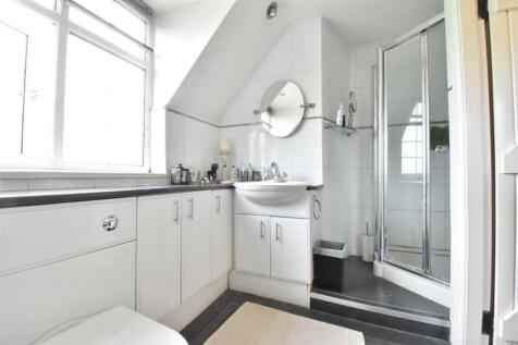 bathroom 2.JPG