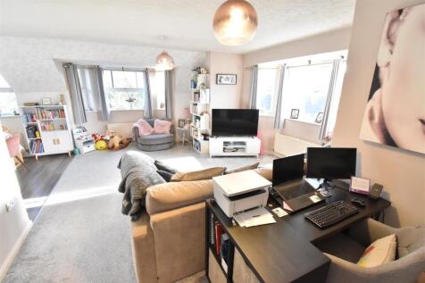 lounge new 2.JPG