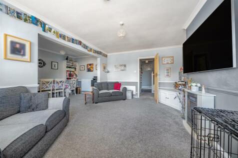 St Benets Road for sale by Guildcrest Estates - li