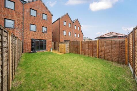3 bedroom house for sale in Saxon Square Ramsgate 