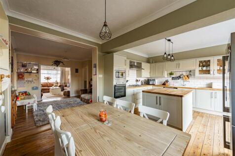 Orchard Road, Westbrook - 4 bedroom semi detached 