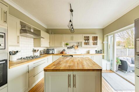 Orchard Road, Westbrook - 4 bedroom semi detached 