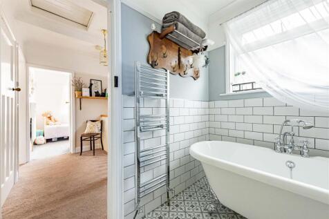Orchard Road, Westbrook - 4 bedroom semi detached 