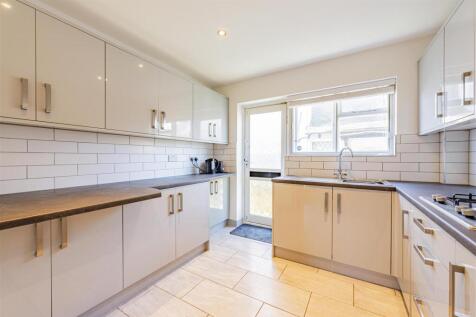 2 bedroom bungalow for sale in Margate by Guildcre
