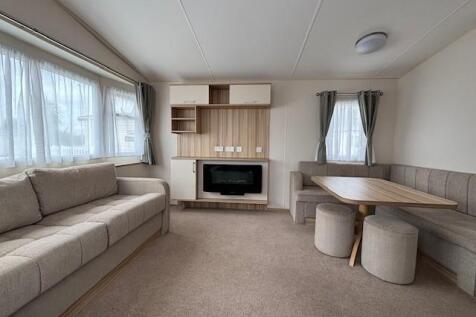plot 61 lounge.jpg