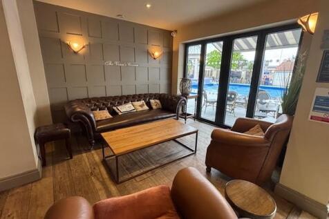 lounge...jpg