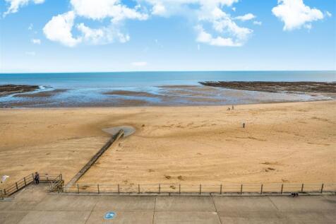 St Mildreds Gardens 2 Bedroom Apartment - Surround