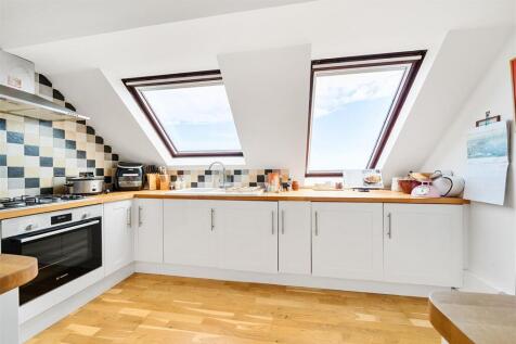 St Mildreds Gardens 2 Bedroom Apartment -  Kitchen