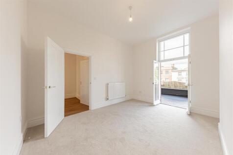 Flat 5 Pleydell Gardens for Sale by Guildcrest Est