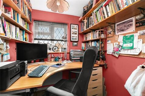 Bedroom 3/Study