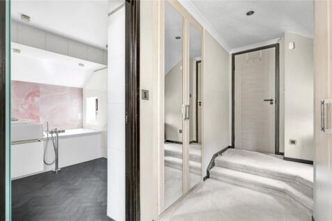 Master En-Suite
