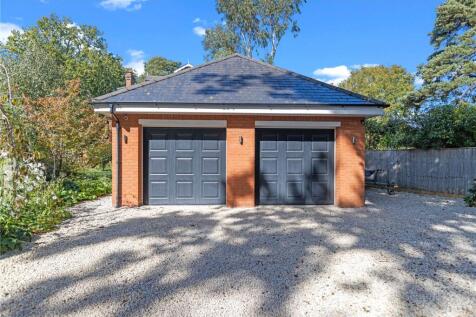 Garage/Parking