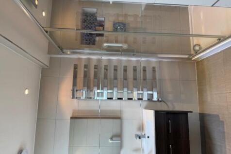 bathroom 3 hh