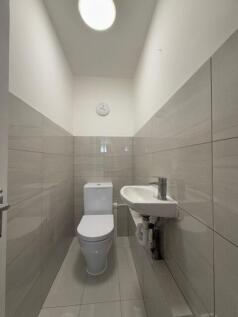 Toilet 2