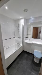 essence bathroom