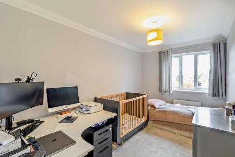 bedroom &amp; work space