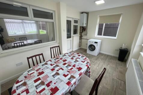 4ca5eaff-0705-45c9-b7fd-8947351b60e9