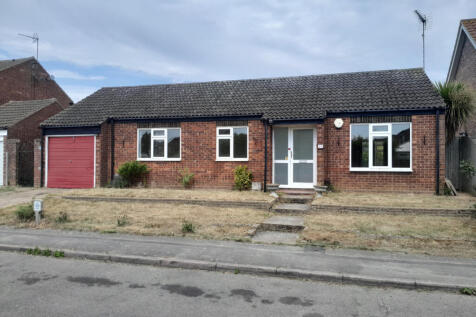 A 3 bedroom detached bungalow to rent