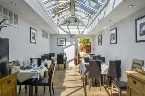 Nonsuch Park Hotel 303172 05.jpg