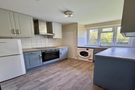 Kitchen2.jpg