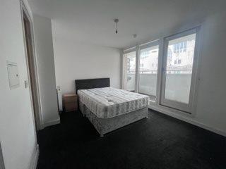 187 Royal Quay - Bedroom1..jpg