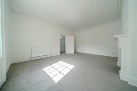 Middle floor bedroom
