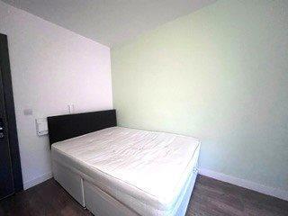 Bedroom 414 2 moorfields.jpg