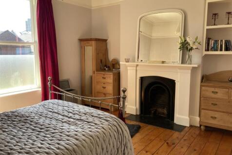 Bedroom 2 a.jpg
