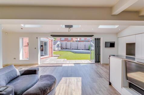 33 Naburn Dr_17.jpg