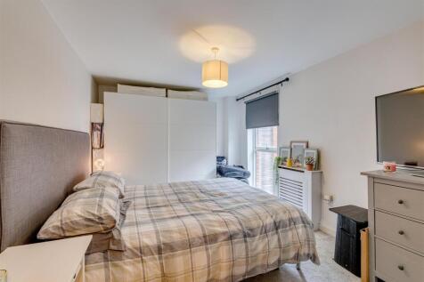 81 Hudson Gardens_14.jpg