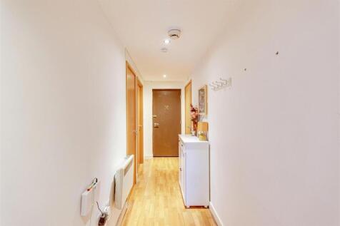 81 Hudson Gardens_3.jpg