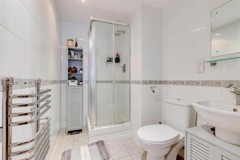 81 Hudson Gardens_13.jpg