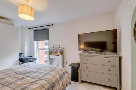 81 Hudson Gardens_15.jpg