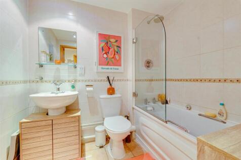 81 Hudson Gardens_16.jpg