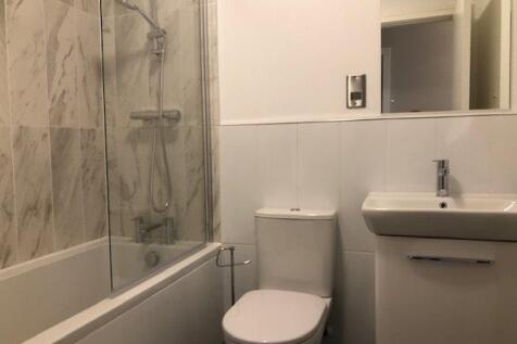 108 bathroom.jpg