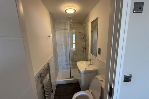 ensuite.jpg