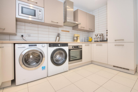 ChatGPT Image Oct 17, 2025, 09_21_47 AM.png