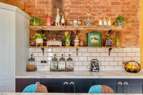 934 garstang rd_12.jpg