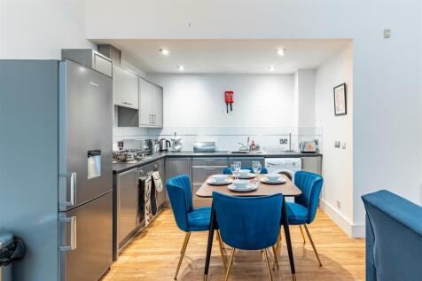 AP_Jacqueline Travaglia - 002.jpg